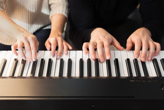group piano lessons